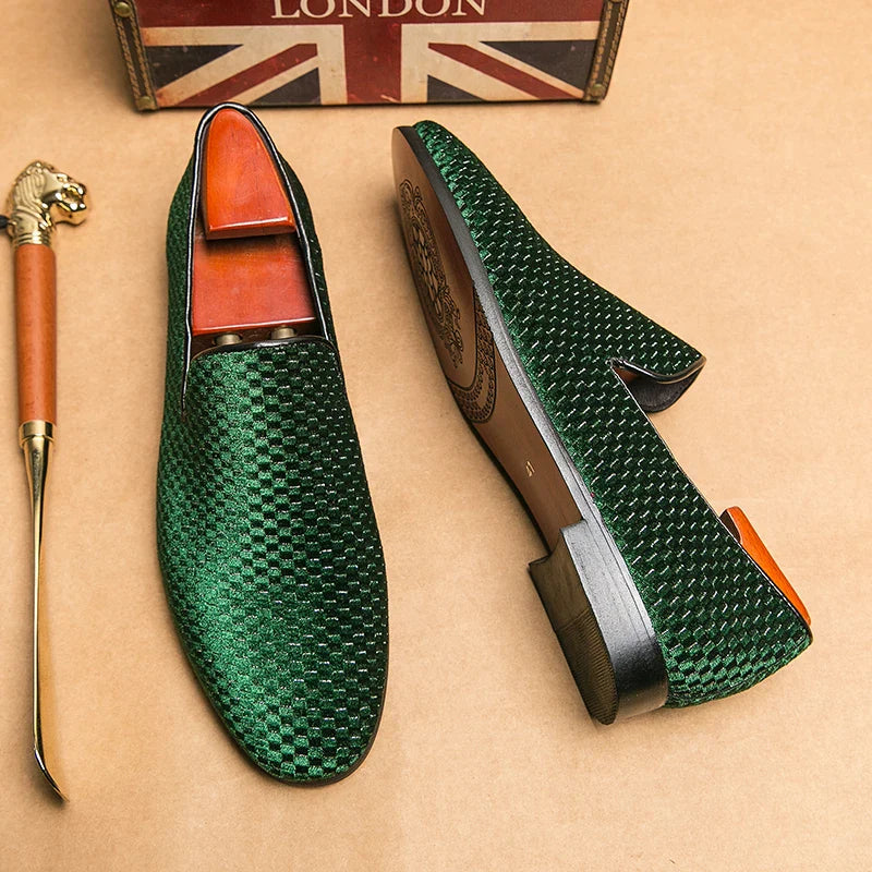 Men's Elegant Suede Loafers with Classic Slip-On Design and Stitched Detailing