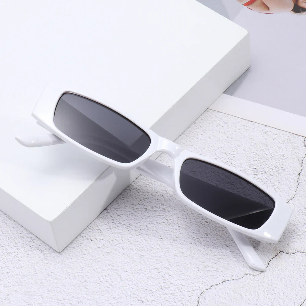 Women’s Cat-Eye Sunglasses with Bold Frame and Slim Temples