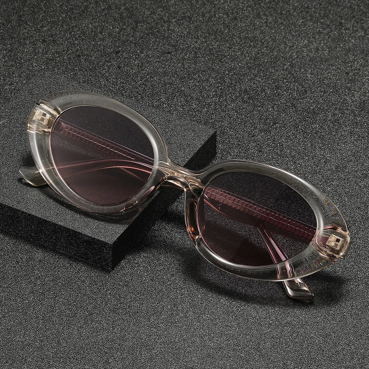 Women’s Avera Shades – Contemporary Design with Sleek Frame and Gradient Lenses
