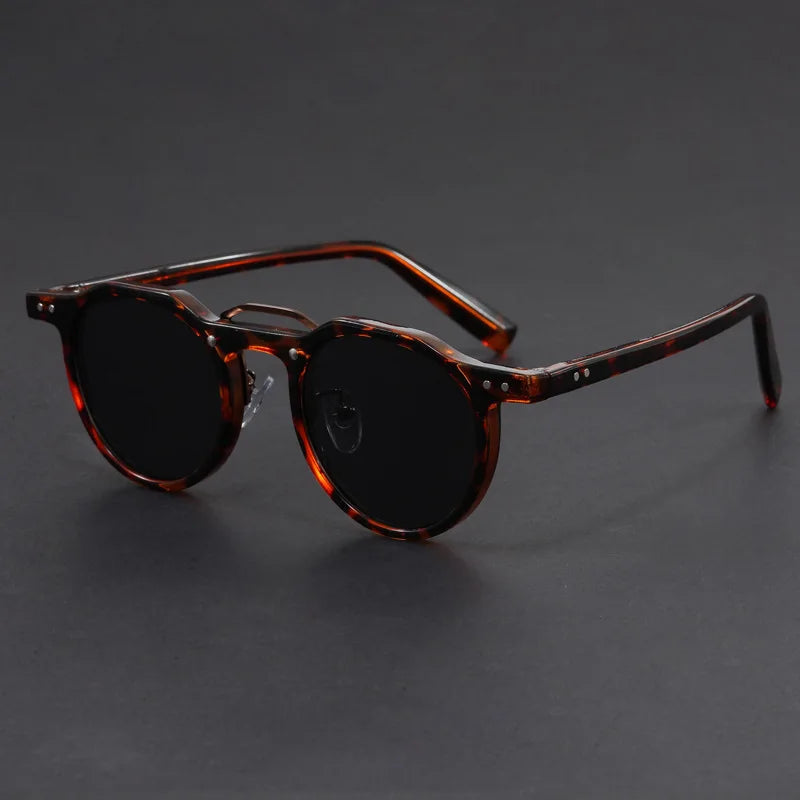 Men's Classic Wayfarer Sunglasses - Durable Frame with Sleek Design