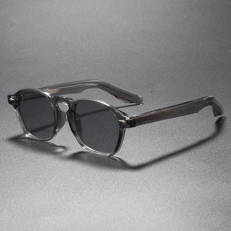 Men's Classic Wayfarer Sunglasses with Tortoiseshell Frame and Polished Finish