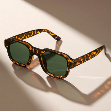 Men's Retro-Inspired Sunglasses with Distinctive Frame Design