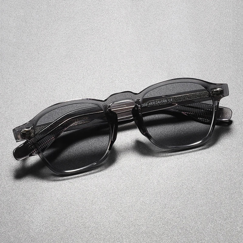 Men's Classic Wayfarer Sunglasses with Tortoiseshell Frame and Polished Finish