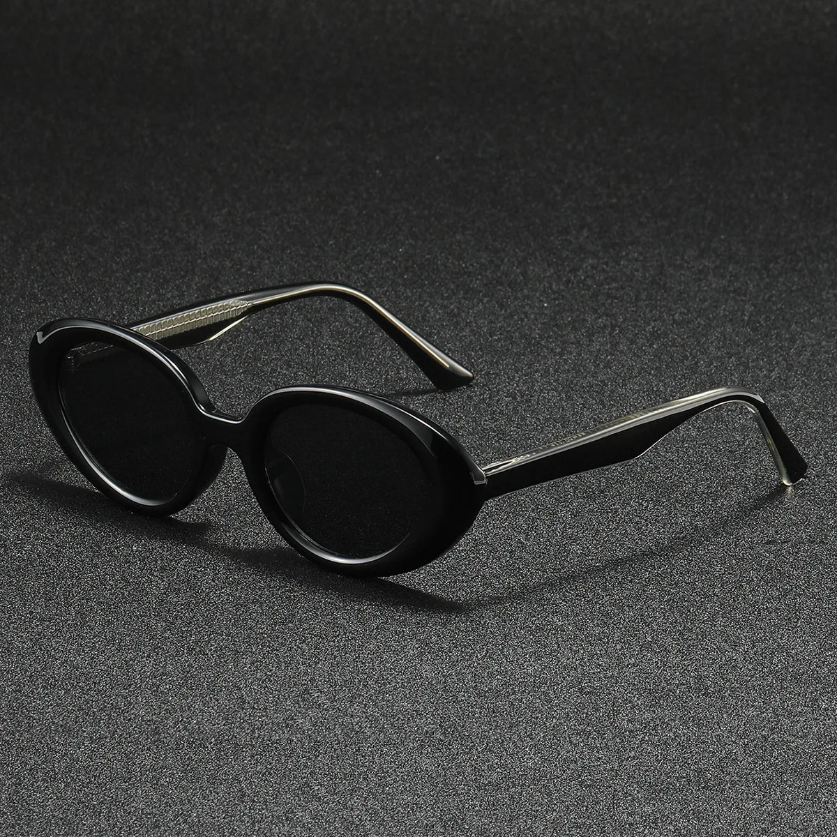 Women’s Avera Shades – Contemporary Design with Sleek Frame and Gradient Lenses