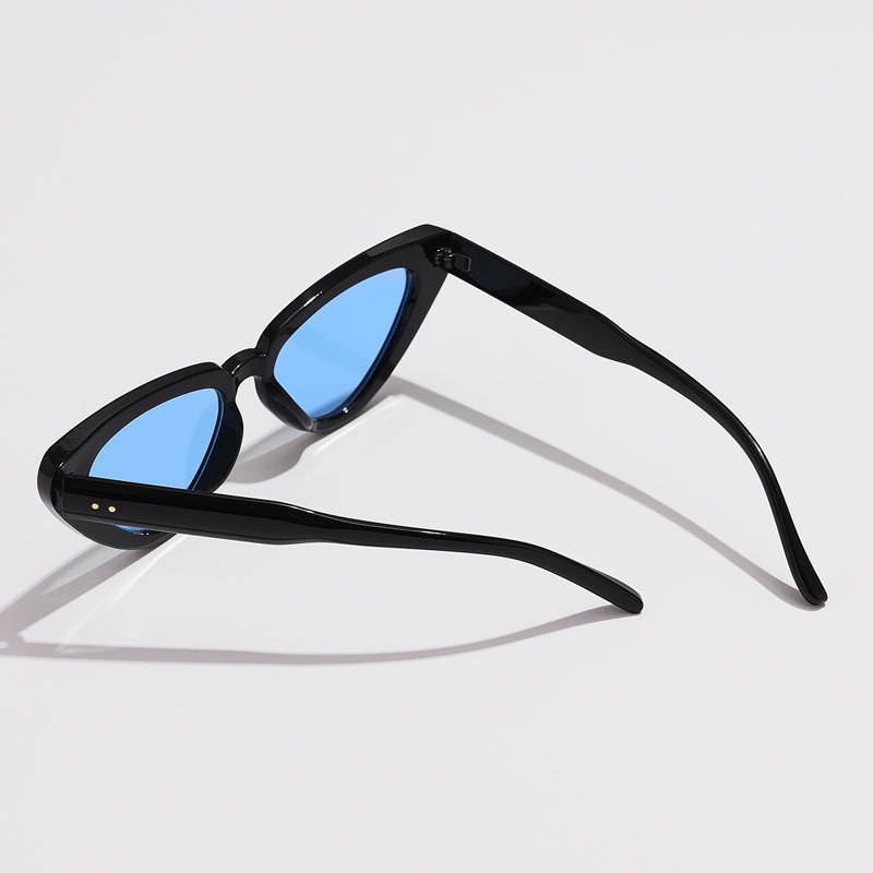 Women’s Cat-Eye Sunglasses with Slim Frames and Gradient Lenses