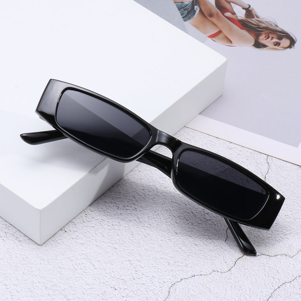 Women’s Cat-Eye Sunglasses with Bold Frame and Slim Temples