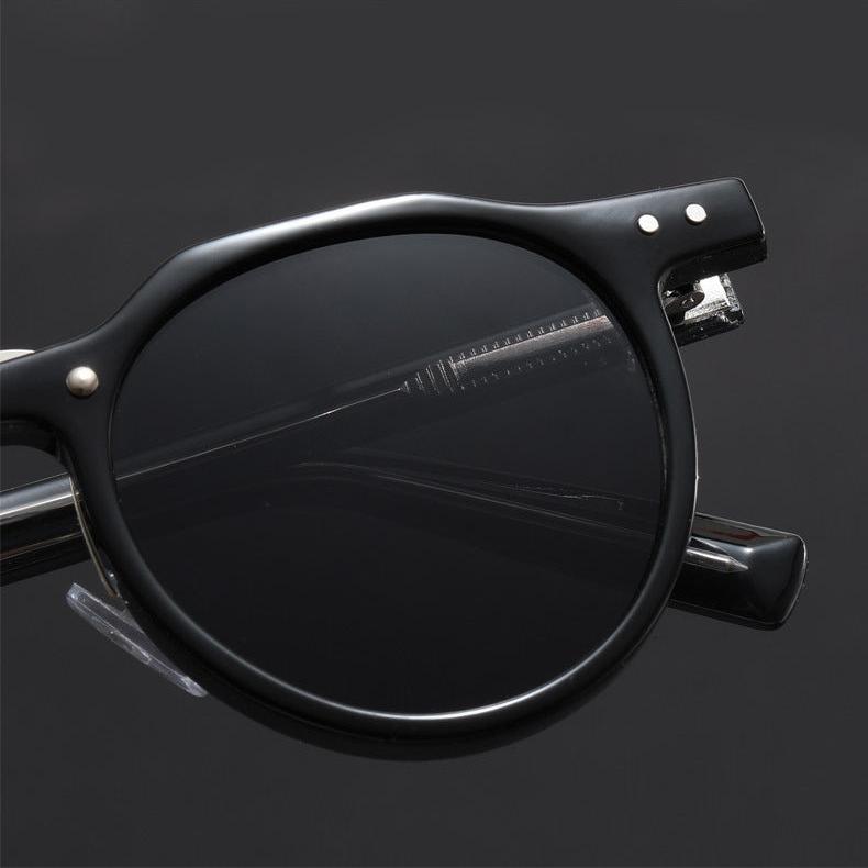 Men's Classic Wayfarer Sunglasses - Durable Frame with Sleek Design