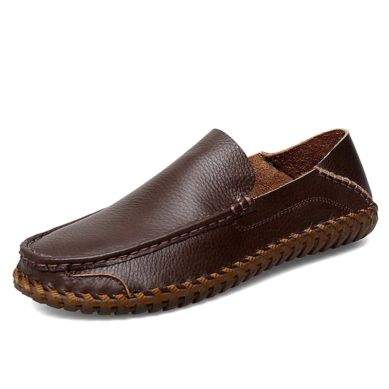 Men's Classic Leather Loafers with Sleek Silhouette and Stitched Detailing