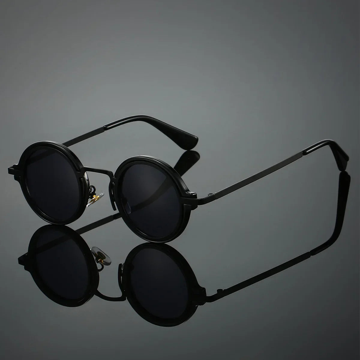 Men's Classic Fit Sunglasses - Sleek Frame with Polarised Lenses
