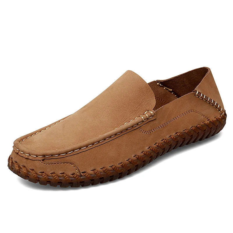 Men's Classic Leather Loafers with Sleek Silhouette and Stitched Detailing