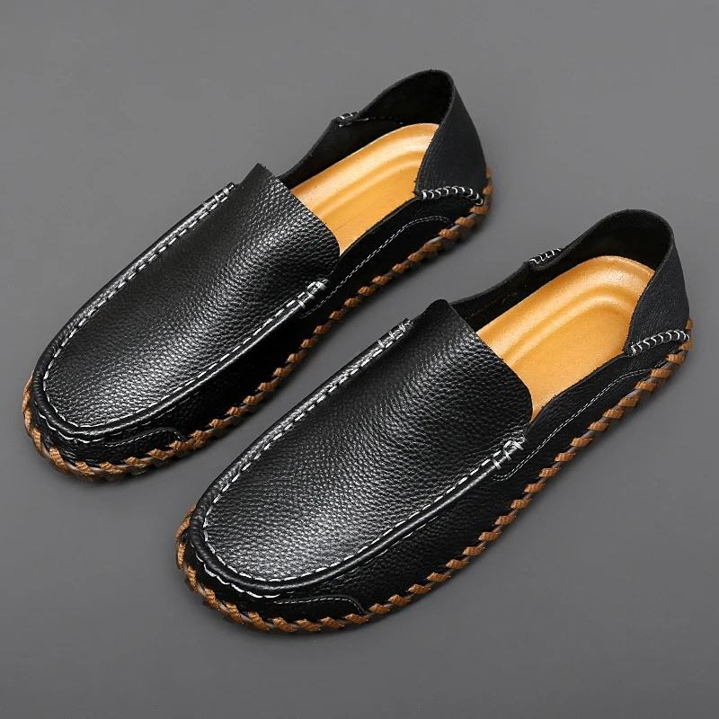 Men's Classic Leather Loafers with Sleek Silhouette and Stitched Detailing