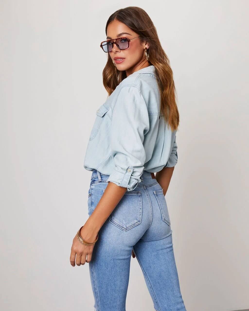Women’s Button-Front Long Sleeve Denim Shirt with Collar and Chest Pockets