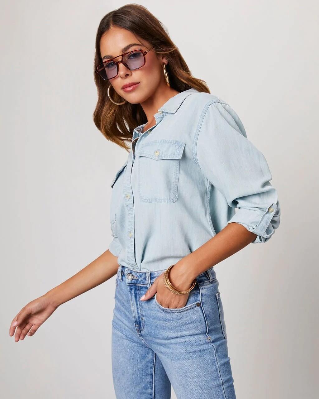 Women’s Button-Front Long Sleeve Denim Shirt with Collar and Chest Pockets