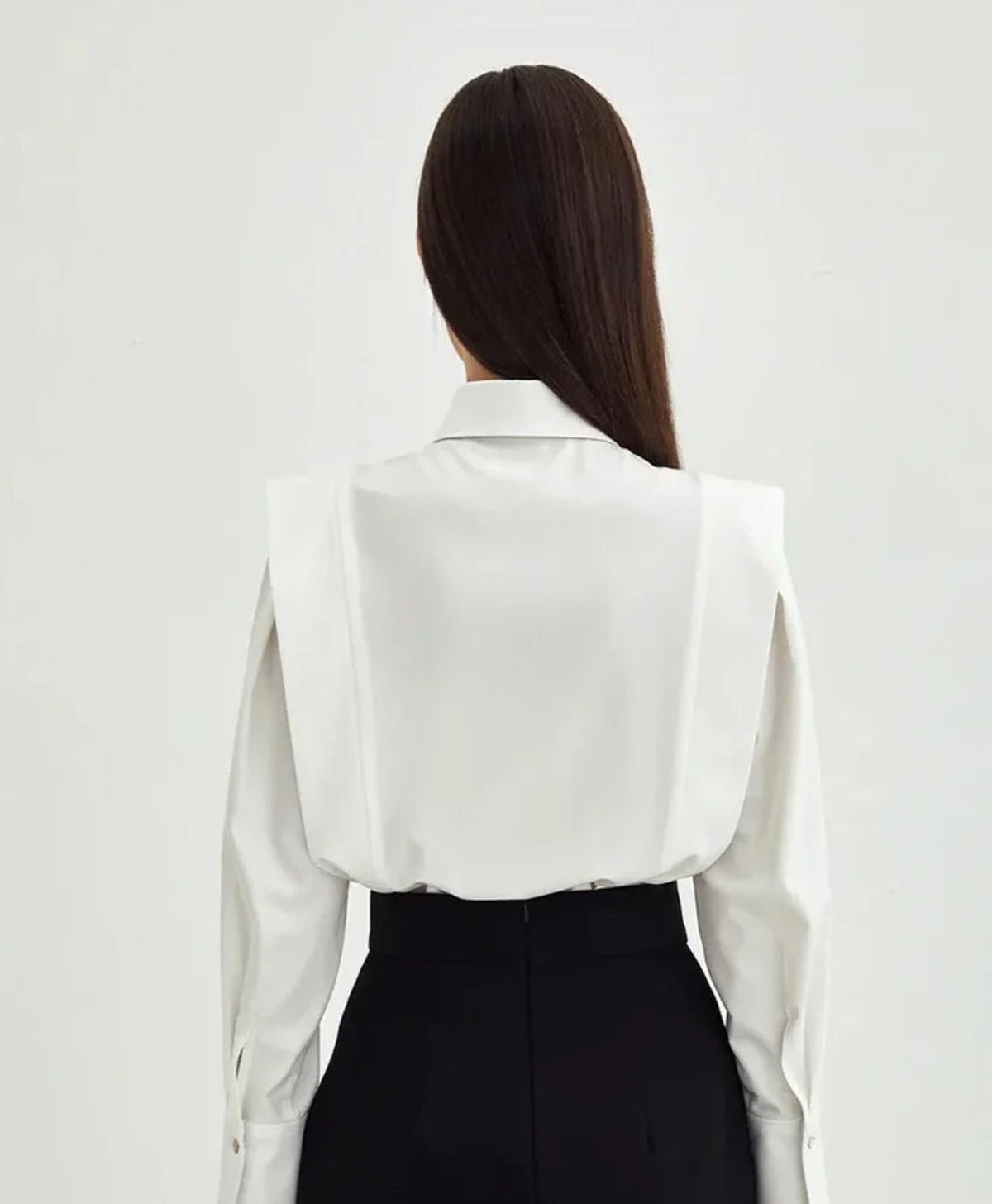 Women’s Structured Button Down Shirt with Defined Shoulders and Sharp Collar