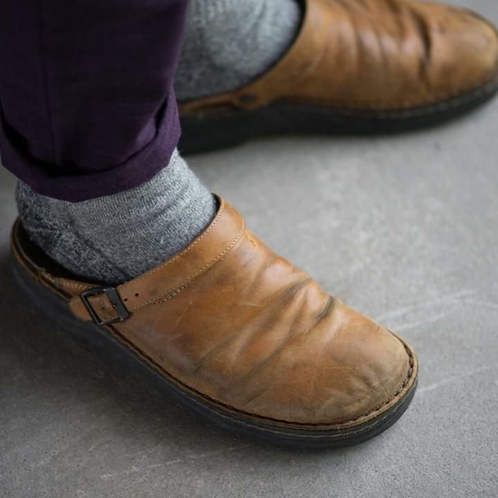 Henrik | Men's Classic Leather Buckle Clogs