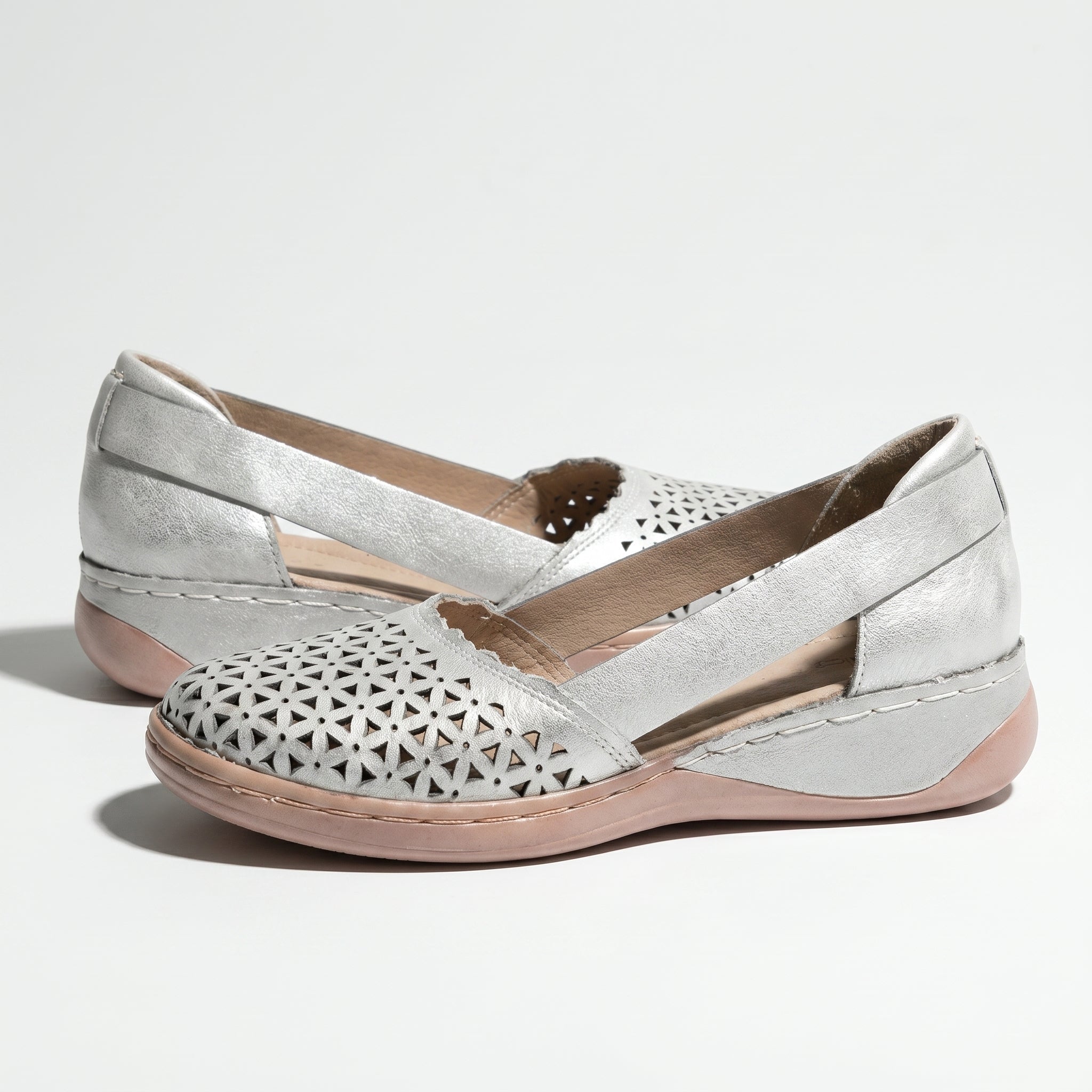 Women's Flats - Round Toe - Laser-Cut Geometric - Elastic Slingback