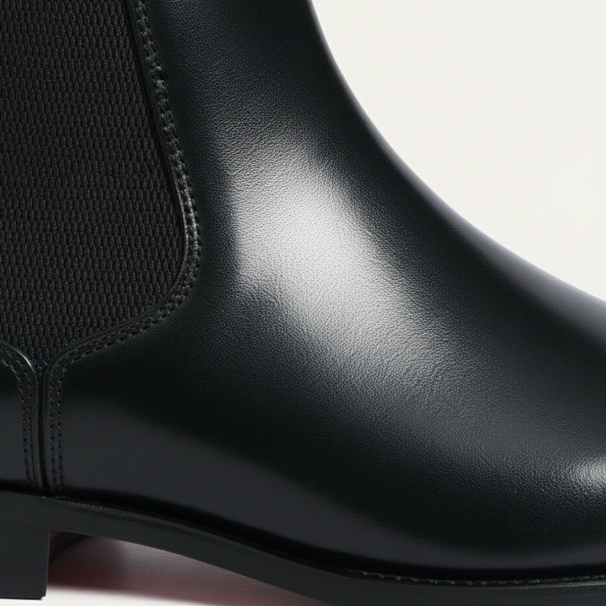 Men’s Chelsea Boots with Sleek Profile and Elastic Side Panels