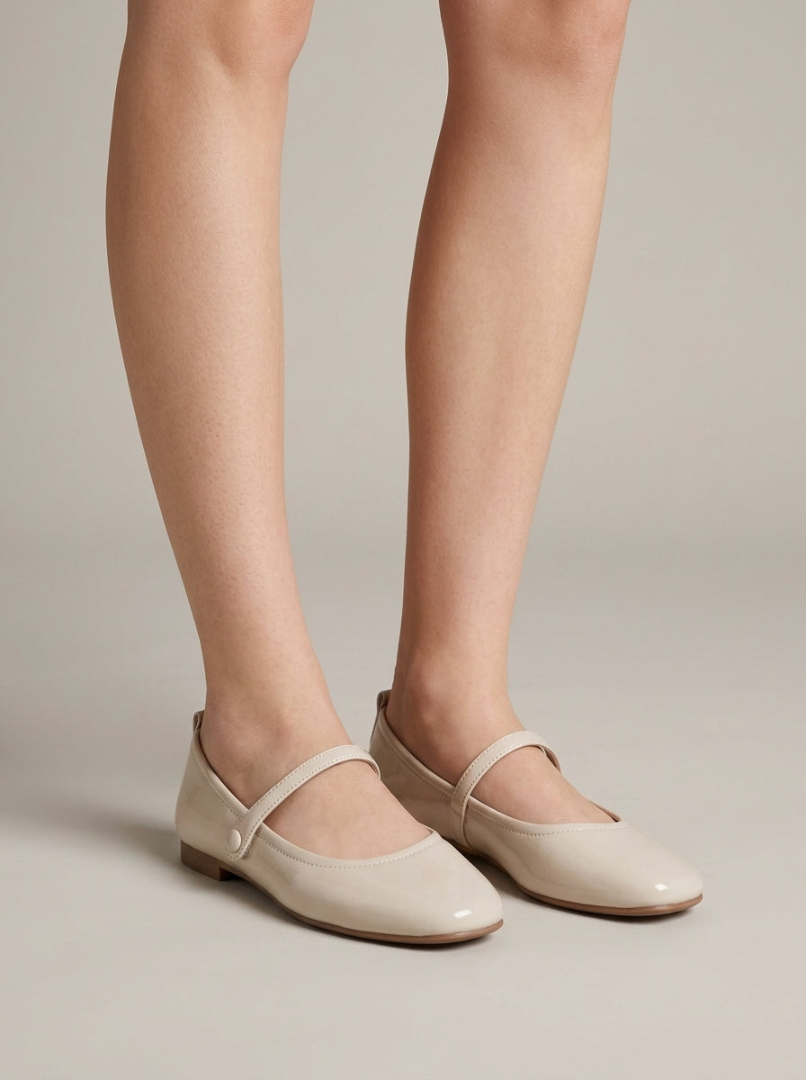 Women's Mary Jane Flats - Rounded Toe - Buckle Strap - Low Block Heel