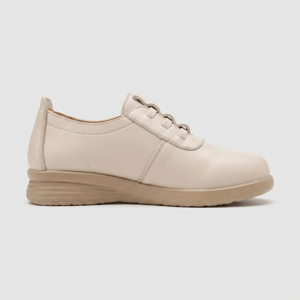 Women's Flats - Lace-Up Round Toe - Contrast Stitch Derby