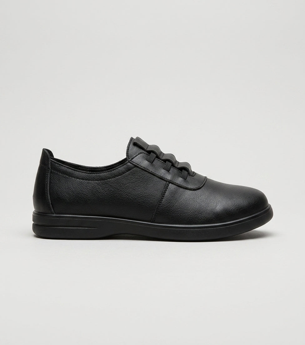 Women's Flats - Lace-Up Round Toe - Contrast Stitch Derby