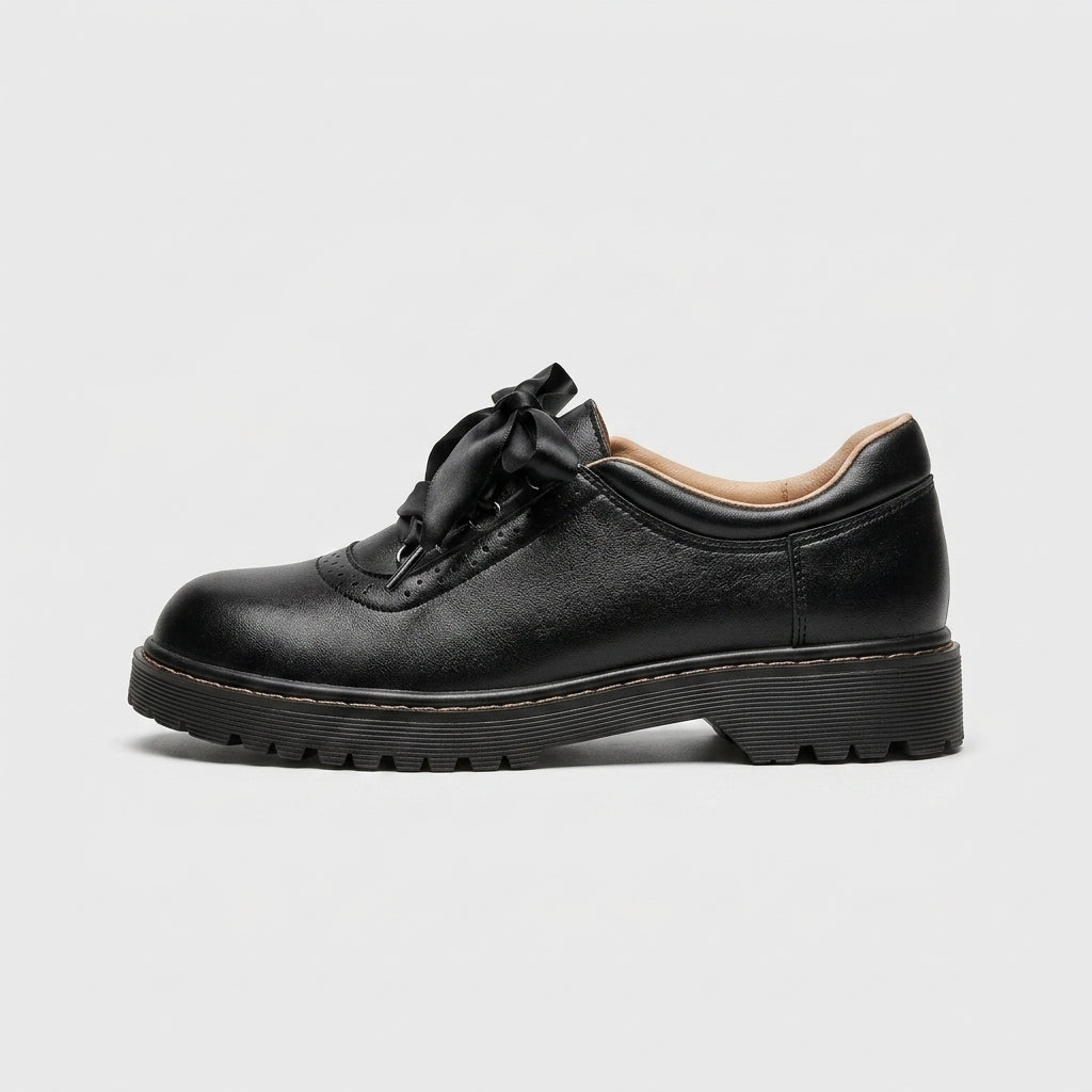 Women's Oxford Shoes - Rounded Toe - Chunky Ridged Sole - Lace-Up